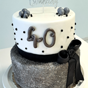 Dvonadstropna rojstnodnevna torta - Srebrna